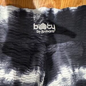 Booty by Brabants womenโs Leggings - Black and White Tie-Dye